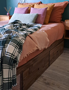 Cama Japonesa Cajonera con respaldo madera sustentable pallet reciclado - tienda online