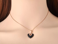 Colar Feminino Heart Com Cristais Banhada A Ouro Rosê 18k - loja online