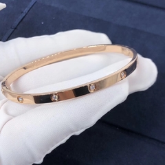 Pulseira bracelete titânio banhado ouro rosê cristais Cz na internet