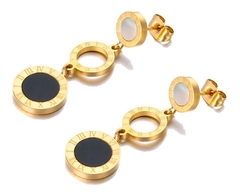 Brinco feminino luxo banhado ouro 18k relógio número romano - Judith Jóias 