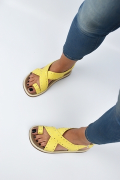 Temis amarillo tachas - VL Shoes