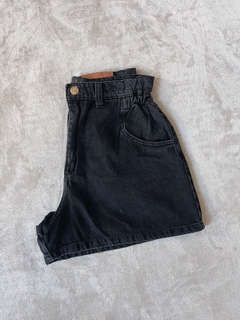 Imagen de Short denim pinzado margarita negro stone