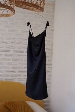vestido durazno corto negro