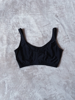 Top capri negro