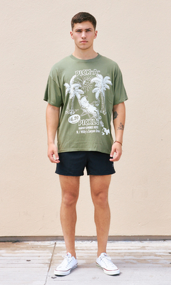 Remera trasher pickles green - comprar online