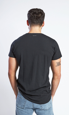 Remera V-neck - Pima Black (Slim fit) - comprar online