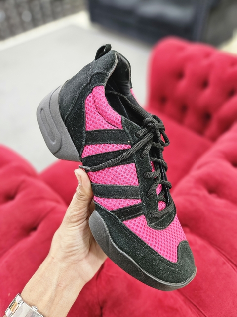 ZAPATILLAS NEGRAS Y ROSAS FLUO