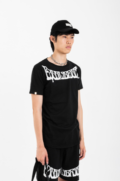 REMERA EQUILIBRIUM. - comprar online