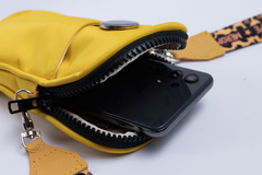 Porta celular Free Amarillo - tienda online