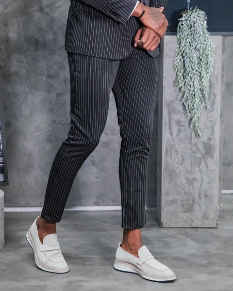 Calça preta risca de cheap giz