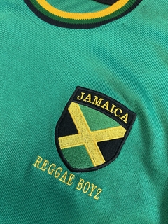 Camisa Retrô Jamaica Verde "Reggae Boys" + Brinde Exclusivo - Autêntica Retrô 