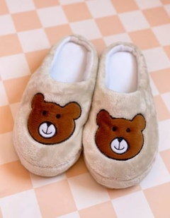 PANTUFLAS CON DISEÑO BORDADO