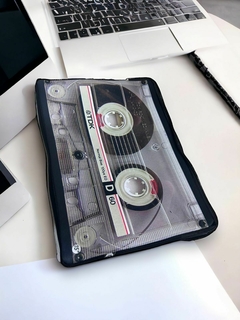 FUNDA PARA NOTEBOOK 15" RETRO (40x30cm) - tienda online