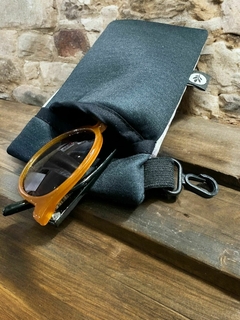 FUNDA PARA LENTES CON MOSQUETÓN en internet