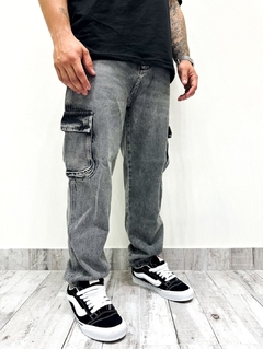 Jean Mom Fit Cargo Gris DSTN Anger