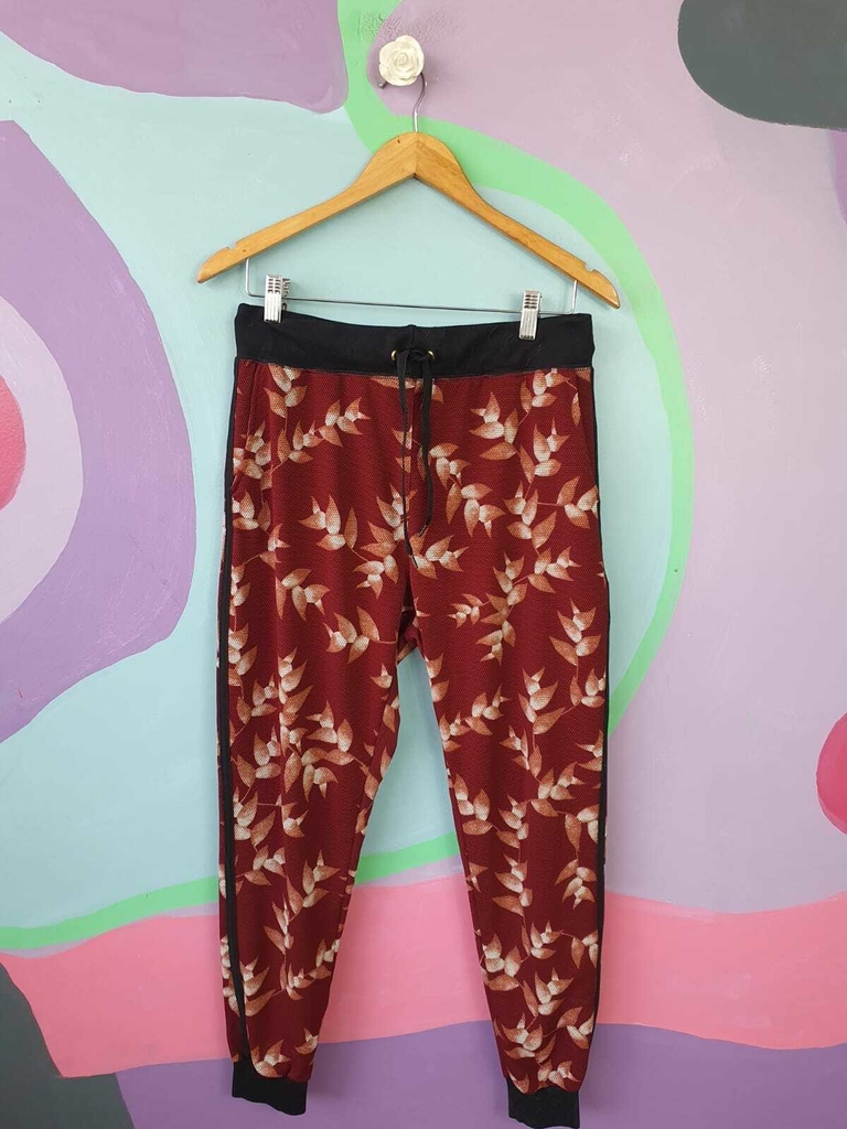 Calça Jogger Floral - Comprar em Com Eira e Beira