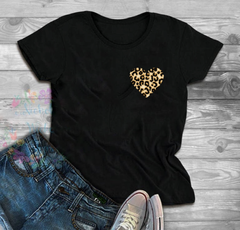 Remera “corazon animal print"