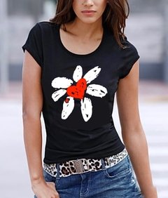 Remera “flor & corazón “