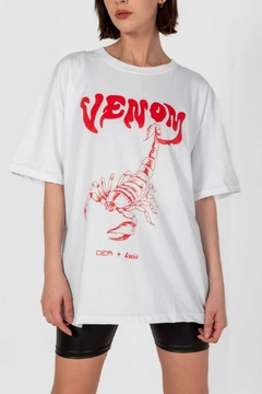 REMERA VENOM BLANCA - comprar online