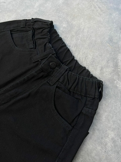 SHORT MOM STACY BLACK-ON-BLACK - tienda online