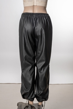 PANTALON ENGOMADO CASSIE - comprar online