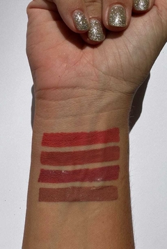 MATTE LIQUID LIPSTICK (NUDE) en internet