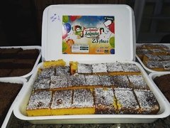 Bolo Caseiro C/ Cobertura - Pedaços Quadrados - 1kg - Fazemos por encomenda