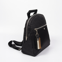 Mochila Olivia Tela Impermeable Negra - comprar online