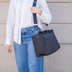Tote Donna Tela Impermeable Negro Liso - Satchel