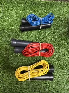 SOGA DE SALTO CABLE DE PVC - MANGO PVC - IMPORTADA