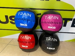 WALL BALL - MEDICINE BALL SIN PIQUE - TRAIN FITNESS