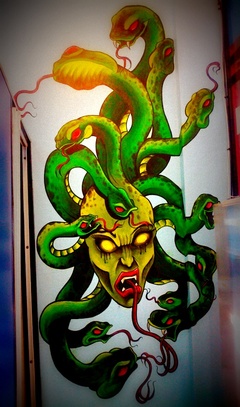 Pintura sobre Pared -Medusa (CONSULTAR) en internet