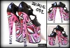 Zombie Girl Mega Heels en internet