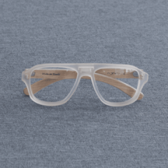 anteojos de madera (patillas) y acetato (frente) color cristal con forma aviador para lentes de aumento modelo Patagonia marca Nomade vista frente