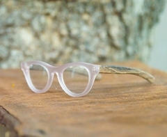 anteojos de madera (patillas) y acetato (frente) para colocar lentes de aumento modelo Niza. Marca Nómade
