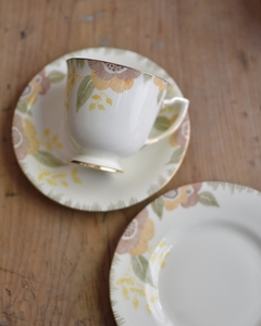 Trío de té de porcelana inglesa bone china art decó Royal Doulton Nerissa - comprar online