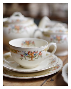 Juego de té y postre de loza inglesa Grindley creampetal para 6v(mínimo detalle en el pico, ver últimas fotos) - comprar online