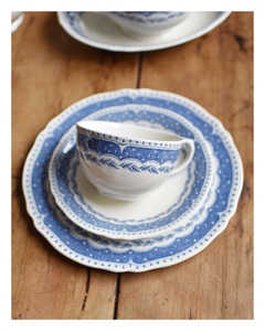 Taza de té con plato de loza inglesa Grindley creampetal Martha (dúo no trío)