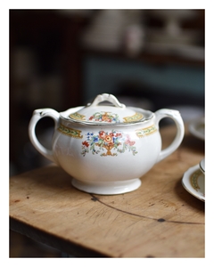 Juego de té y postre de loza inglesa Grindley creampetal para 6v(mínimo detalle en el pico, ver últimas fotos) en internet