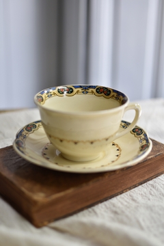 Taza de té con plato de loza inglesa Woods Ivory