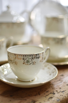Trío de té de porcelana inglesa bone china Adderley (taza de té con plato y plato de postre) - comprar online