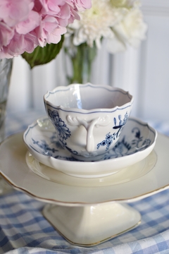 Taza de té con plato de porcelana Meissen (taza 7,5 x 10 cm, plato 15 cm) - comprar online