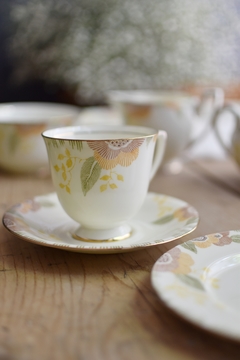 Trío de té de porcelana inglesa bone china art decó Royal Doulton Nerissa