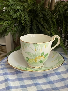 Taza de té con plato de porcelana inglesa New Chelsea