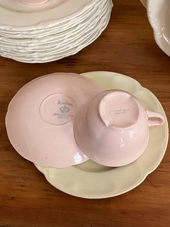 Taza de té con plato de loza inglesa rosa Johnson Bros Rosedawn - comprar online