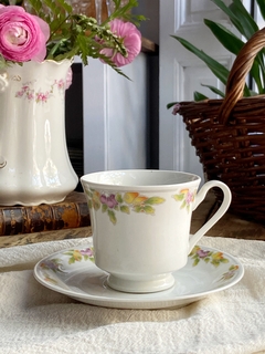 Oferta Taza de té con plato de porcelana china