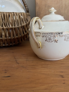 OFERTA azucarera de porcelana inglesa Adderley (manchita y asa reparada) en internet