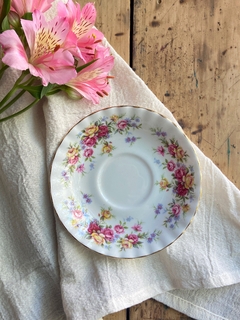 Plato de té de porcelana inglesa bone china Queen Anne 14 cm