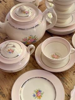 Juego de té y postre para 6 de loza inglesa Swinnertons (el bouquet interior de algunas tazas puede tener desgaste de color, leer la descripción con lo que incluye)