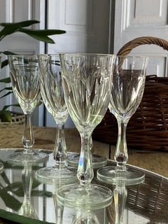 10 copas de cristal para vino (miden 17,5 cm de alto x 7 cm de diámetro) en internet